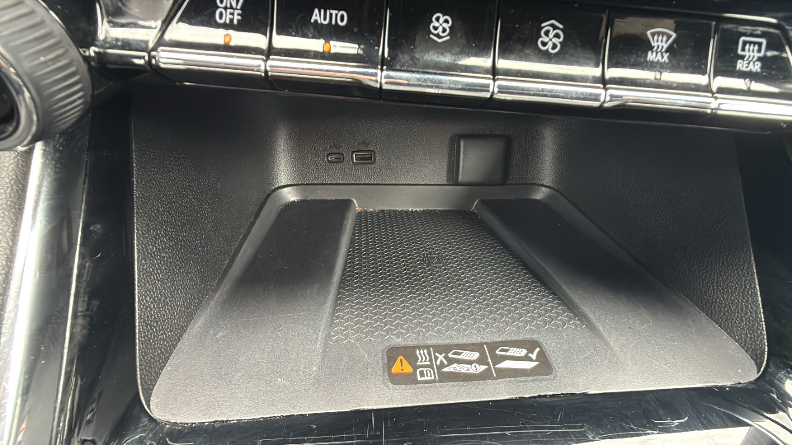 Used 2026 Chevrolet Traverse LT FWD image 22