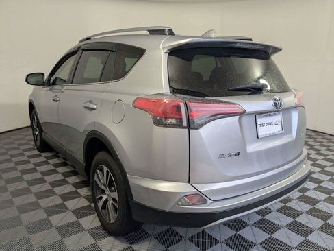 Used 2018 Toyota RAV4 XLE FWD image 7