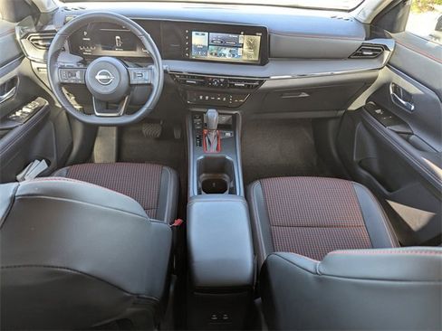 Certified 2025 Nissan Kicks SR image 18