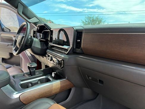 Used 2023 Chevrolet Silverado 1500 High Country w/ High Country Premium Package AWD/4WD image 45