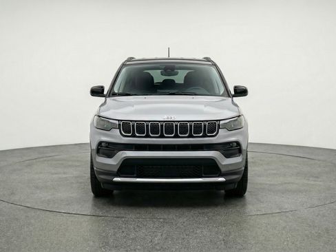Used 2025 Jeep Compass Limited image 2