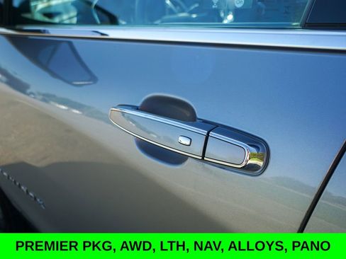 Used 2023 Chevrolet Equinox Premier image 10