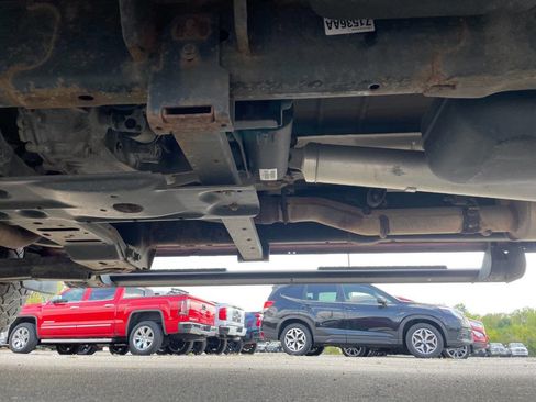 Used 2018 RAM 2500 Laramie w/ Sport Appearance Group image 16