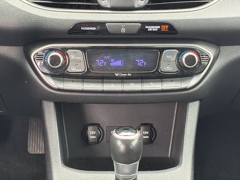 Used 2018 Hyundai Elantra GT w/ Style Package 02 FWD image 19