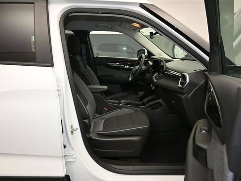 Certified 2025 Chevrolet TrailBlazer LT FWD image 27