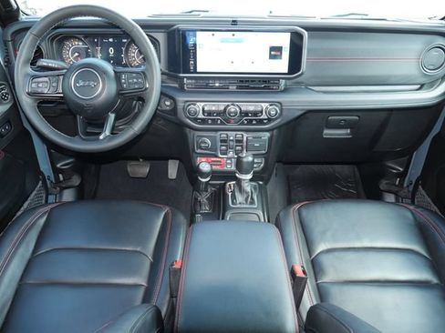 Used 2025 Jeep Gladiator Rubicon AWD/4WD image 7