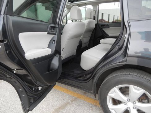 Used 2015 Subaru Forester 2.5i Premium w/ All-Weather Package image 29