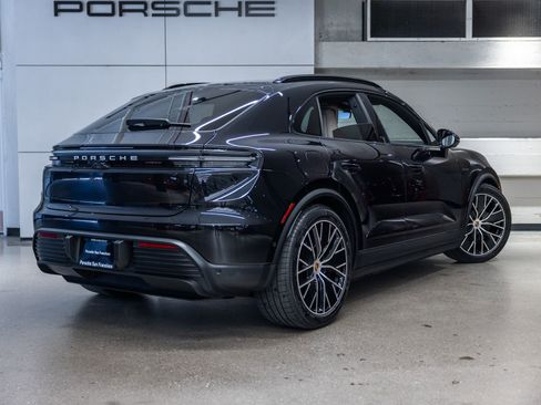 Certified 2025 Porsche Macan Electric RWD image 24