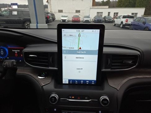 Used 2020 Ford Explorer Platinum w/ Premium Technology Package image 22