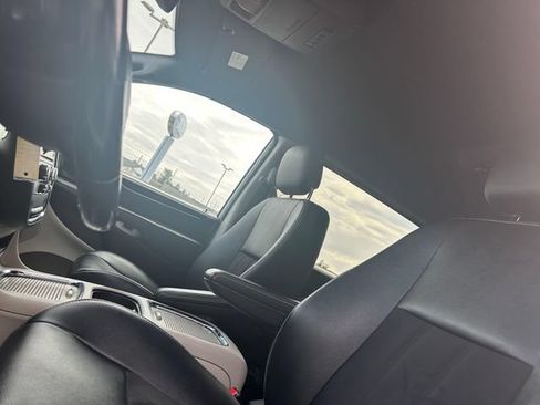 Used 2019 Dodge Grand Caravan SXT FWD image 10