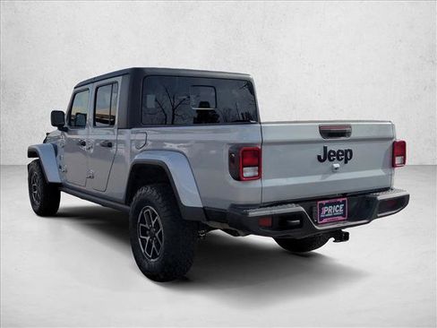 Used 2024 Jeep Gladiator Sport image 7