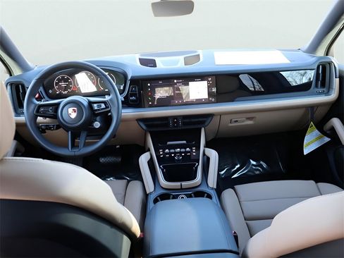 New 2026 Porsche Cayenne image 19