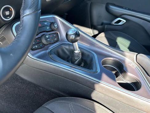 Used 2018 Dodge Challenger R/T w/ Blacktop Package RWD image 78