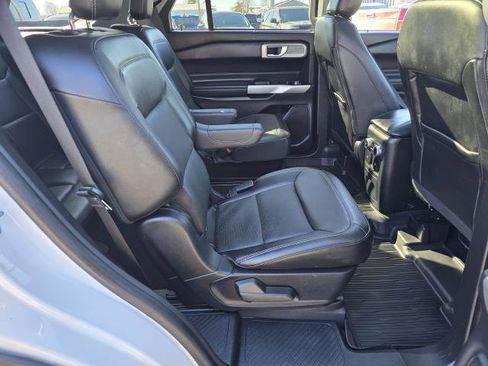Used 2022 Ford Explorer Limited w/ Equipment Group 301A image 12