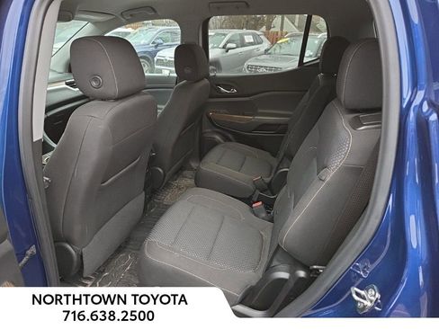 Used 2023 GMC Acadia SLE w/ Driver Convenience Package image 13