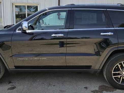 Used 2018 Jeep Grand Cherokee Limited AWD/4WD image 10