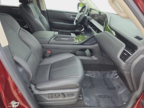 Certified 2025 INFINITI QX80 Sensory AWD/4WD image 10