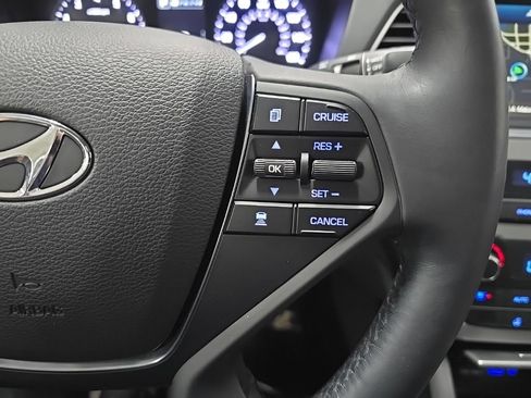 Used 2015 Hyundai Sonata Limited w/ Option Group 06 FWD image 16