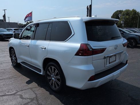 Used 2019 Lexus LX 570 4WD w/ Luxury Package image 5