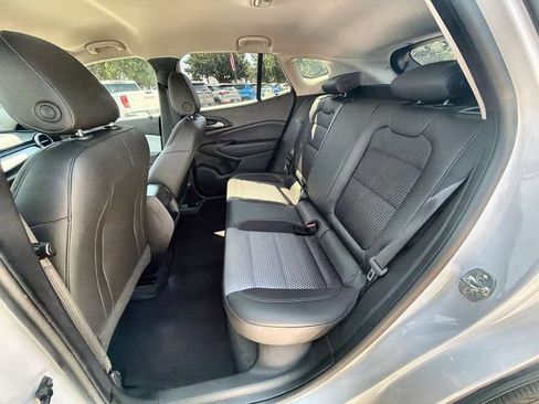 Used 2025 Chevrolet Trax LT FWD image 23