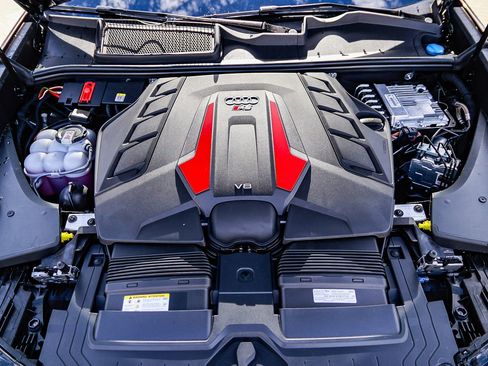 New 2026 Audi RS Q8 performance image 34