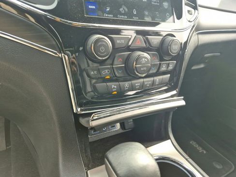 Used 2021 Jeep Grand Cherokee Limited w/ Trailer Tow Group IV image 24