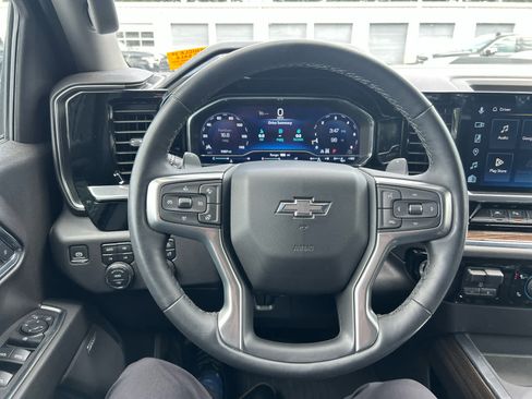 Used 2024 Chevrolet Silverado 1500 LT Trail Boss w/ LT Trail Boss Premium Package AWD/4WD image 10