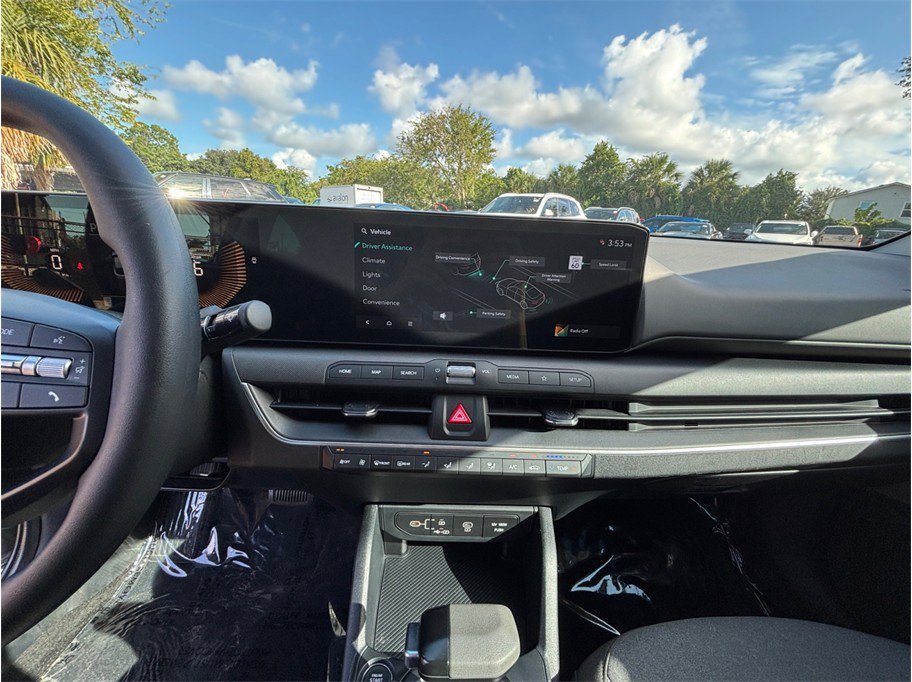 Used 2025 Kia K4 FWD image 11