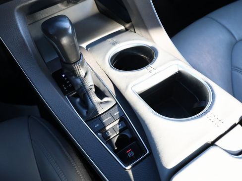 Used 2020 Toyota Avalon XLE image 24