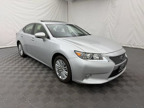 Used 2013 Lexus ES 350 w/ Luxury Pkg FWD image 4