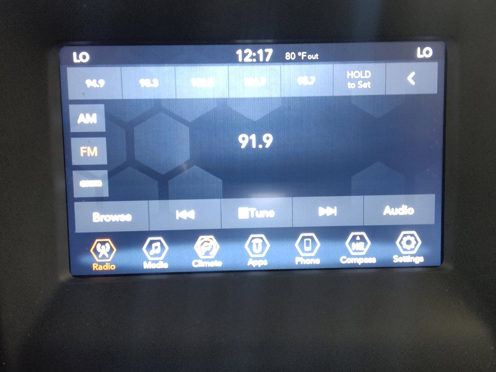 Used 2019 Jeep Compass Latitude FWD image 25