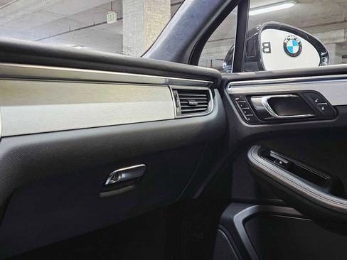 Used 2016 Porsche Macan Turbo w/ Premium Package Plus image 20