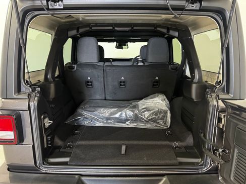 New 2026 Jeep Wrangler Unlimited Sport w/ Convenience Group image 24