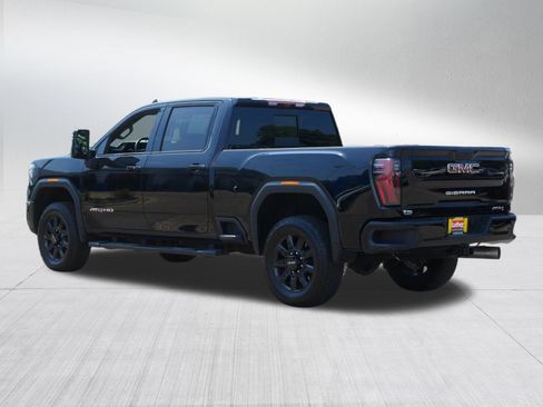 Used 2024 GMC Sierra 2500 AT4 w/ Technology Package AWD/4WD image 5