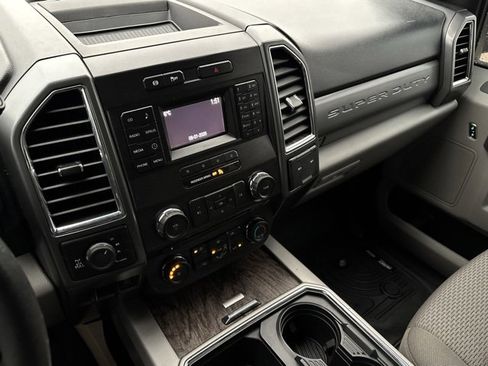 Used 2017 Ford F350 XLT w/ Camper Package image 33