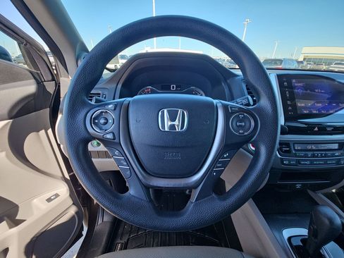 Used 2018 Honda Pilot EX image 16