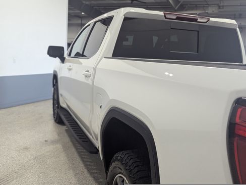 Used 2025 GMC Sierra 1500 AT4 w/ AT4 Premium Package AWD/4WD image 5