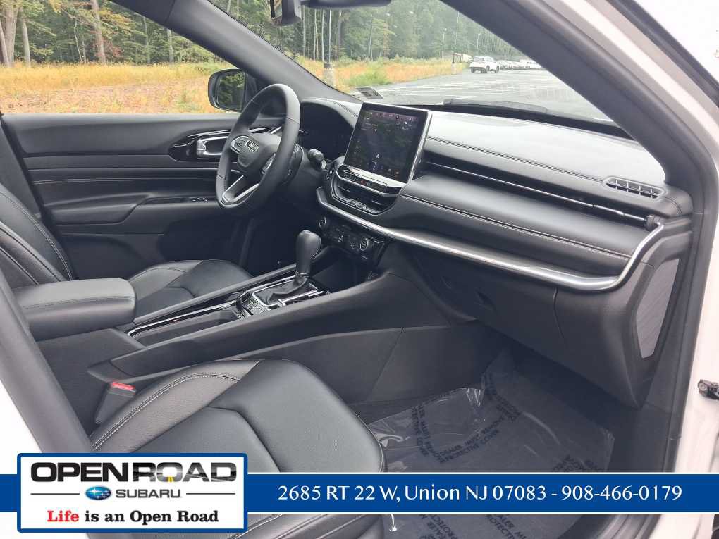 Used 2024 Jeep Compass Limited w/ High Altitude Package AWD/4WD image 14