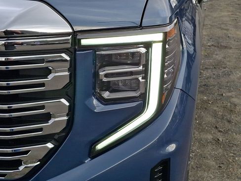 Used 2026 GMC Sierra 1500 Denali w/ Denali Reserve Package AWD/4WD image 9