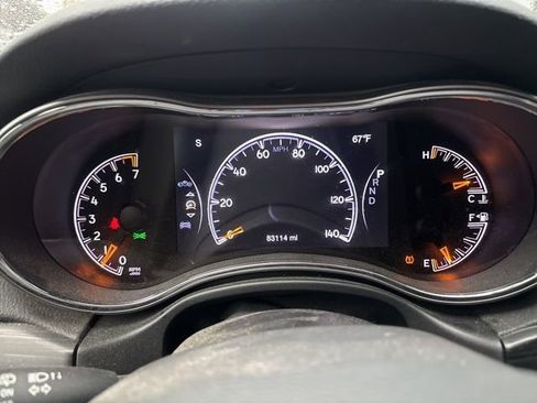 Used 2021 Jeep Grand Cherokee Limited image 14