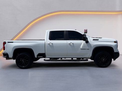 Used 2025 Chevrolet Silverado 2500 LT w/ Trail Boss Package AWD/4WD image 2