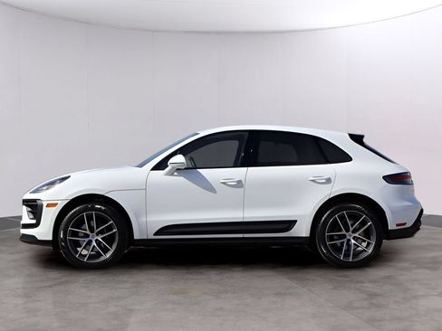 Used 2025 Porsche Macan AWD/4WD image 2