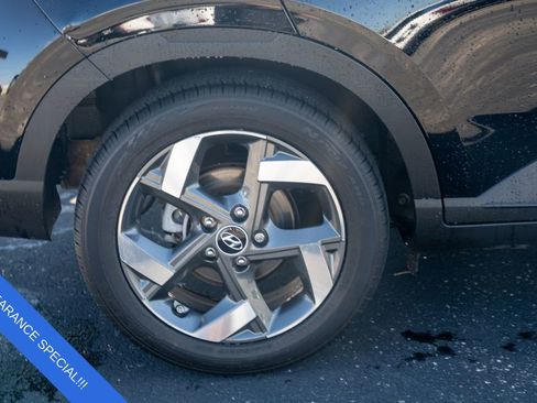 Used 2024 Hyundai Venue SEL image 9