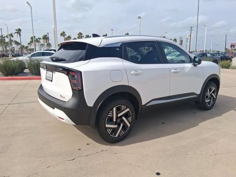 New 2026 Nissan Kicks SV w/ SV Premium Package FWD image 7