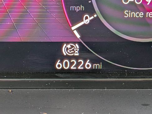 Used 2024 Volkswagen Atlas SEL Premium R-Line image 23