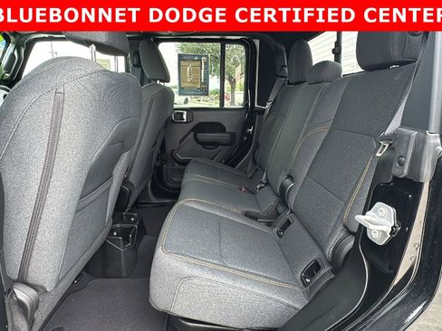 Used 2025 Jeep Gladiator Sport AWD/4WD image 15