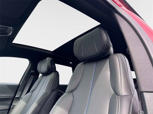 New 2025 Cadillac Lyriq Luxury image 15