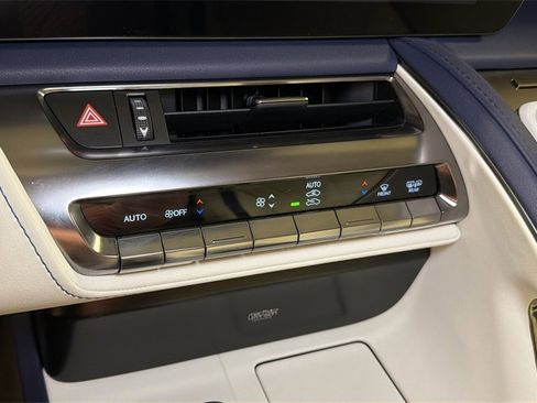 Certified 2025 Lexus LC 500 Coupe image 28