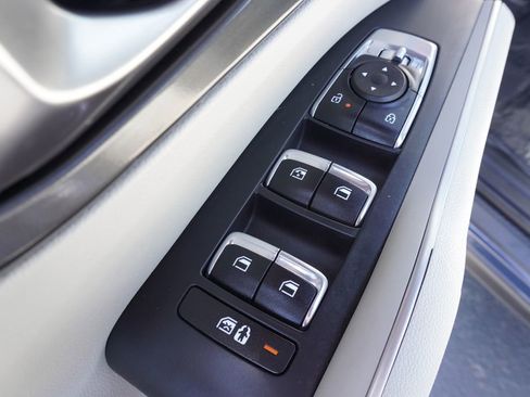 Used 2025 Kia Sorento EX w/ Panoramic Sunroof Package FWD image 17