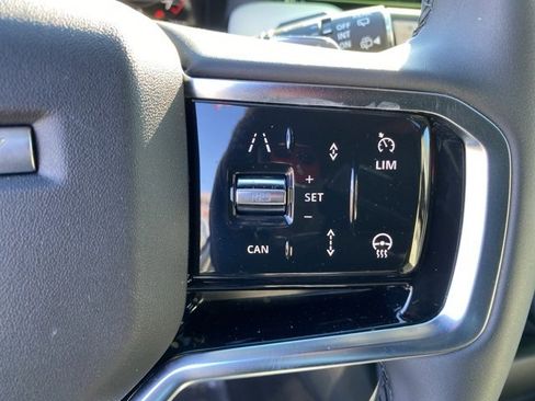 Used 2025 Land Rover Discovery Sport Dynamic SE image 21